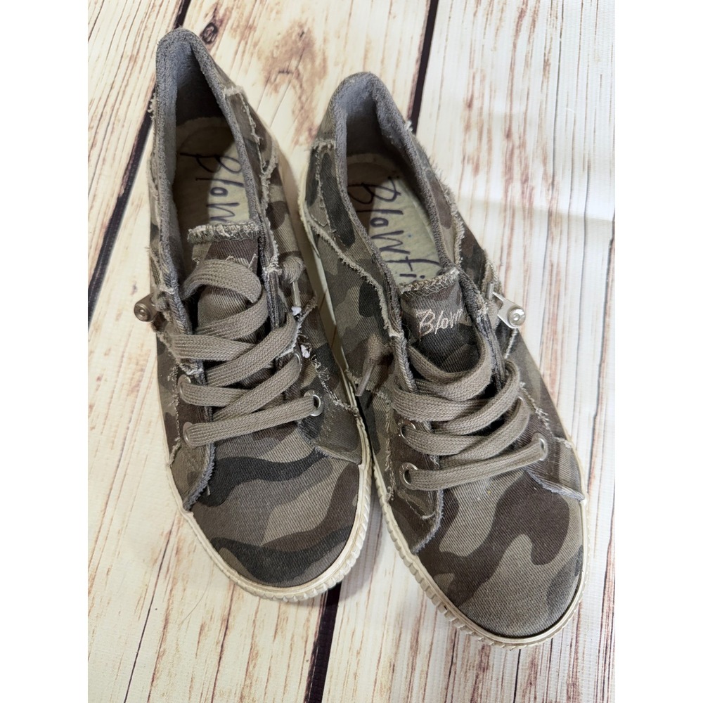 Blowfish Malibu Play Camo Canvas Slip On Sneakers Womens Green Brown Size 8